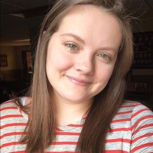 Meet your Posher, Alexis